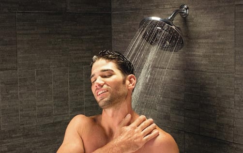 Tuyệt chiêu tắm vòi sen giúp bạn 'khỏe' cả ngày
